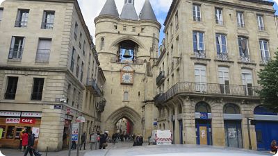 Porte Dijeaux et place Gambetta de Bordeaux