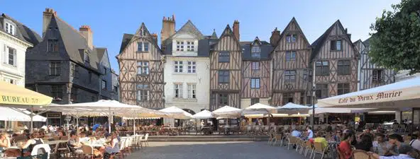 Le marché de Plumereau Mont Louis sur Loire