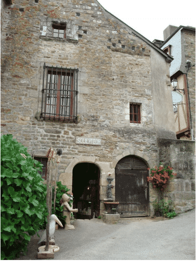 Village pittoresque, partez à la rencontre des artisans d'art.