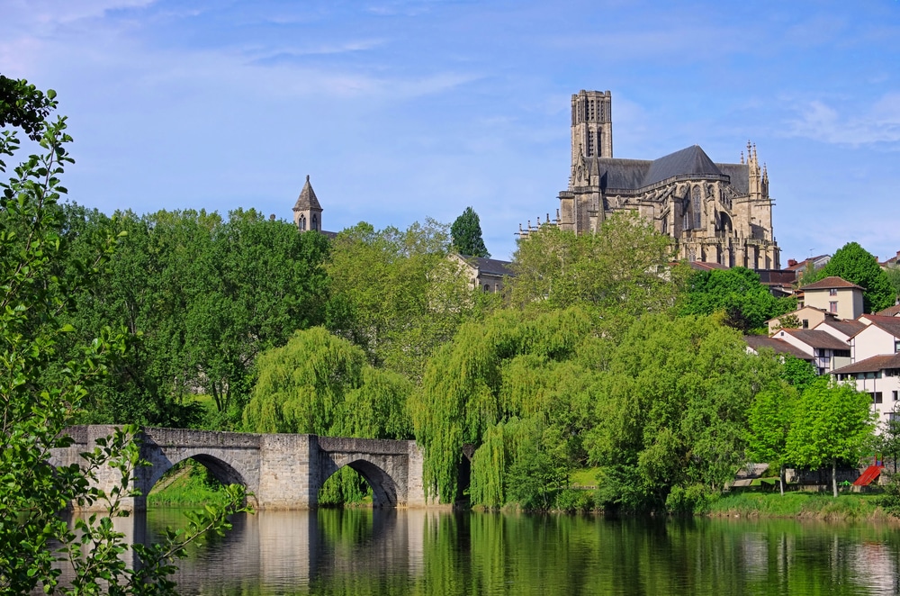 Paris : Limoges : Vieille ville d'Oradour-sur-Glane