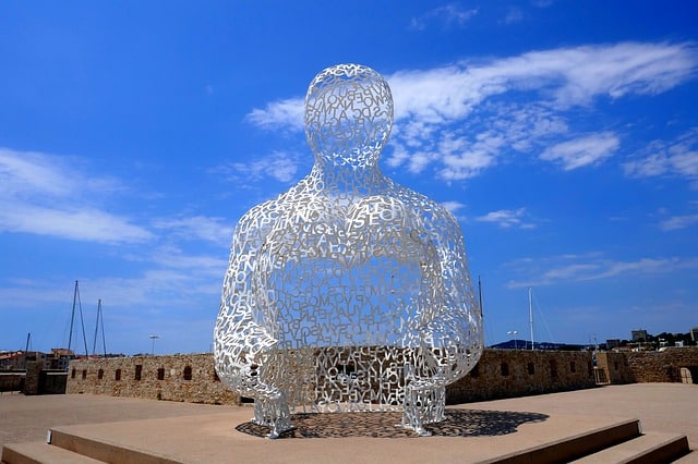 sculpture de Juame Plensa Antibes