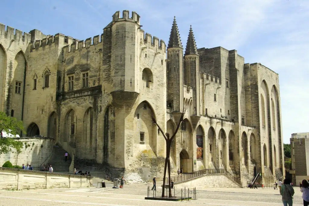 palais-des-papes