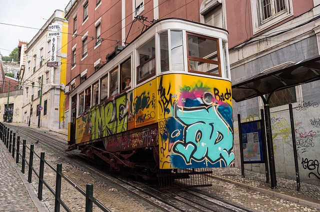 Visiter Lisbonne en Voiture : Ce Que Vous Devez Savoir