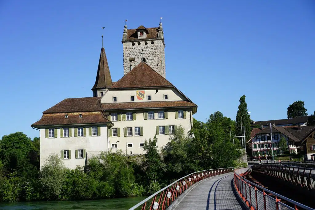châteaux de Suisse