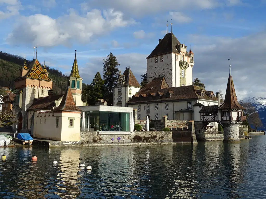 chateaux de suisse