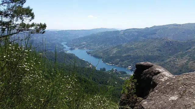 aux Alentours de Porto