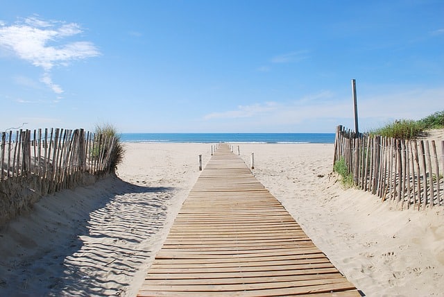 Top 14 Meilleures Plages près de Montpellier (propres, calmes, belles)