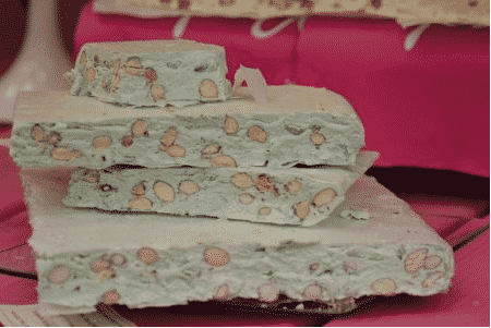 Nougat : Pouvez vous le Conserver au Frigo ? (d’après la science)