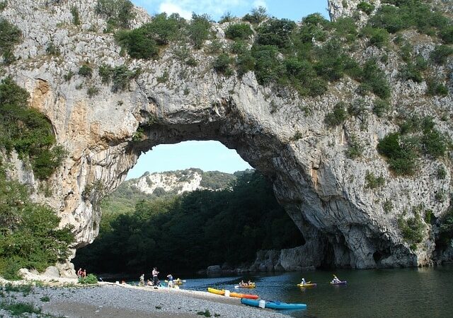 Quels sont les meilleurs endroits pour faire du canoë ou du kayak en drome et Ardèche ?