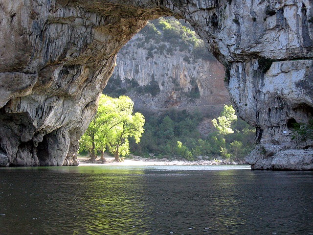 le fameux vallon-pont-d'arc