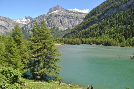 La centrale nucléaire de Cruas – Meysse dans la vallée du Rhône près de Montélimar en Drôme provençale