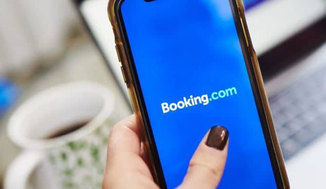 Guide Complet pour Contacter Booking.com : Méthodes et Astuces